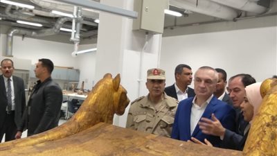 رئيس ألبانيا يزور المتحف المصري الكبير (صور)