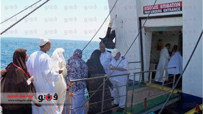 بالصور.. ميناء نويبع يستقبل 961 معتمرا
