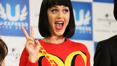 بالصور.. كاتي بيري تروج لـ «ماكدونالدز» في اليابان