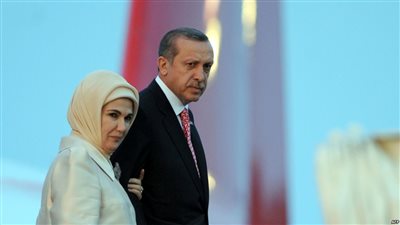 صحيفة تركية: زوجة أردوغان متخوفة من تجدد الانقلاب