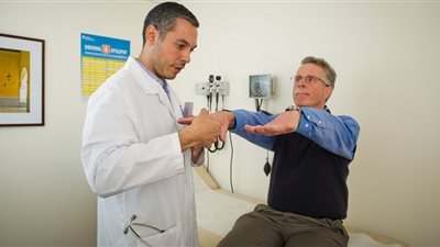 أستراليا تستضيف أولى تجارب علاج «باركنسون» بالخلايا الجزعية