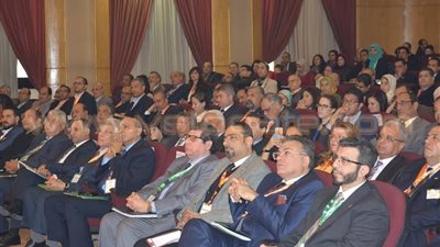 بالصور.. «سرور» و«فهمي» يكرمان 11 شركة التزمت بتطبيق الالتزام البيئى