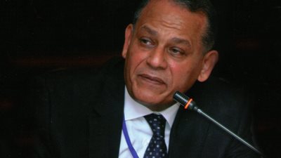 السادات يطالب بالتحفظ على القيادات الحزبية المشاركة بجمعة 