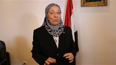 ناهد عشري: الحوار المجتمعي ضرورة لأطراف العملية الإنتاجية