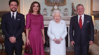 صورة للملكة إليزابيث الثانية تكشف تدهور صحتها