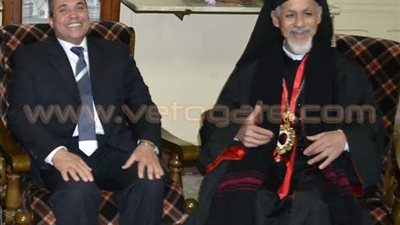 محافظ الإسماعيلية يستقبل راعي الكنيسة الكاثوليكية بالمحافظة