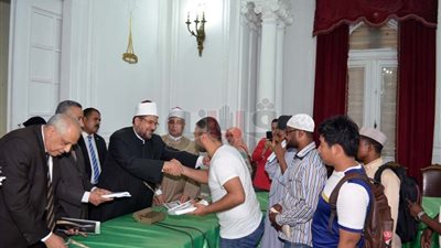 طلاب الوافدين بالأزهر: «نحب صلاح.. وجئنا للحصول على الخبرة من مصر»