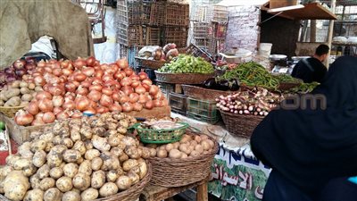 بالصور.. ارتفاع أسعار الخضراوات والفاكهة بسوق الحي الثاني في 6 أكتوبر