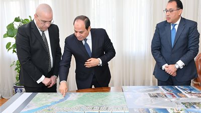 تفاصيل اجتماع السيسي مع رئيس الوزراء ووزير الإسكان (صور)