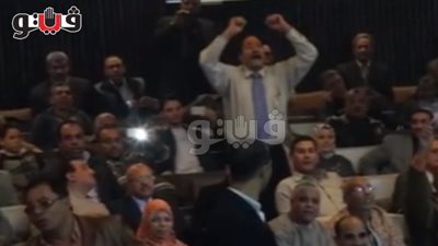 بالفيديو.. رقص وغناء في عمومية 