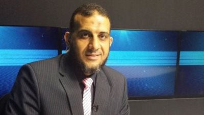 أكرم كساب «إرهابي تحت الطلب».. عضو باتحاد القرضاوي ويدعو لقتل القضاة.. يمنح شباب الإخوان فتاوى شرعية لتفجير منازلهم بعائلاتهم عند حضور قوات الأمن.. وباحثون: برهان عملي على إرهاب قطر