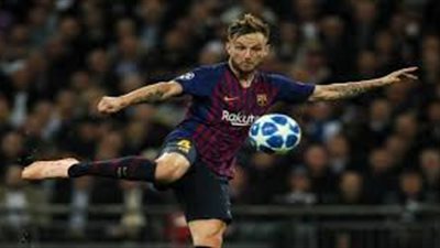 راكيتيتش يتقدم بالهدف الأول لبرشلونة أمام ريـال مدريد في الكلاسيكو