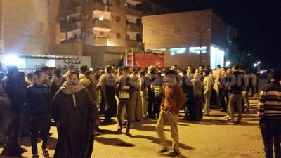 بالصور.. تظاهر أهالي الشرقية احتجاجًا على مصرع طالب صدمته سيارة إطفاء