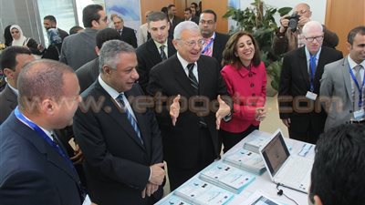 بالفيديو والصور.. «أبو النصر وحلمي» يتفقدان مشروع «التعليم الإلكتروني»