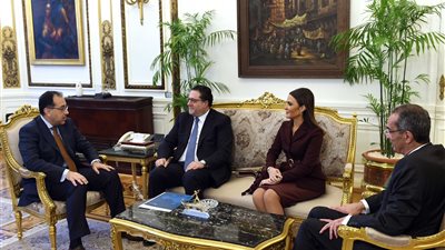 مدبولي يلتقى وزير اتصالات لبنان ويتلقى دعوة من الحريرى لزيارة بيروت