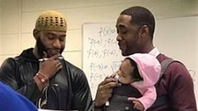 أستاذ جامعي يصبح حديث مواقع التواصل بسبب ابنة طالب (صور)