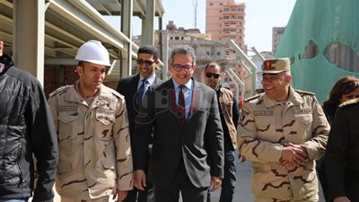 وزير الآثار يتفقد أعمال تطوير وترميم المتحف اليوناني الروماني (صور)