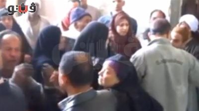 بالفيديو.. غضب بين أصحاب المعاشات بسبب إضراب موظفى البريد بأسيوط