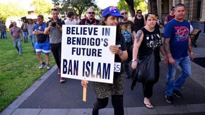 مظاهرات احتجاجا على بناء مسجد في أستراليا