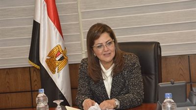 وزيرة التخطيط: 5 ملايين موظف في الجهاز الإداري بمتوسط 25 مليون عائلة