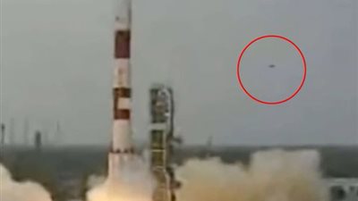 بالفيديو.. ظهور أجسام غريبة في سماء الهند