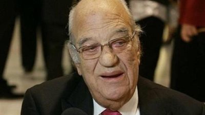 حسن حسني: «رامز جلال نام 3 أيام على باب بيتي علشان اشتغل معه»