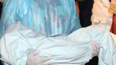 العثور على طفلة حديثة الولادة في صندوق قمامة بأسوان