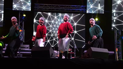 عروض فلكلورية وتراثية لشعوب العالم باحتفالية مئوية الجامعة الأمريكية (فيديو)