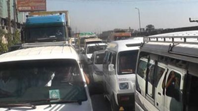 توقف المرور بطريق «القاهرة - الإسكندرية» الزراعي بسبب انقلاب حاوية سيارة