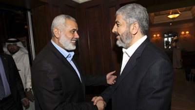 اتصالات بين «حماس» وإسرائيل بوساطة «قطرية» ردًا على مصر.. المخابرات تمتلك ملفاً كاملاً حول اللقاءات.. «مشعل وهنية» يقودان التفاهمات مع رجال أعمال يهود لاستبدال معبر رفح ب