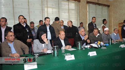 بالفيديو والصور..منع القيادات العمالية والصحفيين من حضور مؤتمر محلب بـ