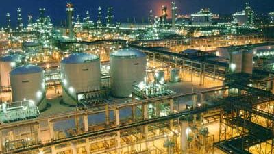 مصدر بالبترول: مشكلة فنية بمستودع مسطرد سبب أزمة البنزين وتم حلها