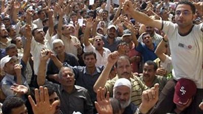 وقفة احتجاجية لعمال «بريد الجيزة» للمطالبة بتحسين أحوالهم المالية