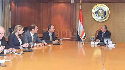 وزير الصناعة: حريصون على تطوير منظومة النقل اللوجستي للصادرات المصرية