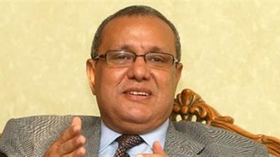 أنباء عن إعلان سحب السفير المصري من قطر 