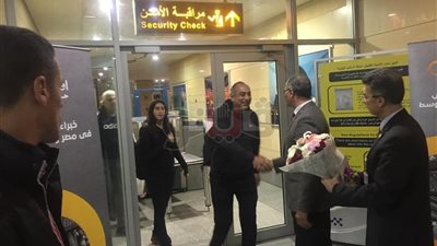 مطار برج العرب يحتفل ببطلة الإسكواش نور الشربيني