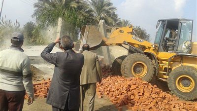 إزالة 11 حالة تعد على أملاك الري بشبرا الخيمة