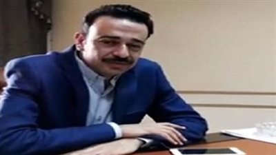 عمرو بدر: قرار الحكومة بدمج الصحف القومية مثير للقلق