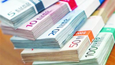 إحباط تهريب 37 ألف يورو إلى اليونان بمطار القاهرة