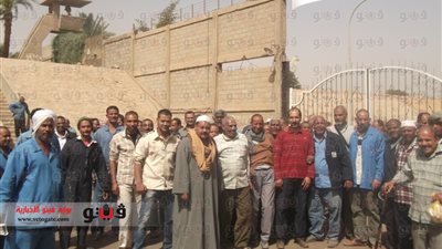 بالصور.. إضراب عمال 
