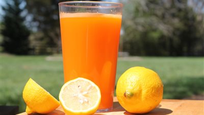 طريقة إعداد عصير الليمون بالبرتقال