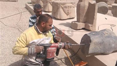 أغرب معدات المستخدمة في ترميم الآثار.. «الشنيور» لعمل ثقب بدندرة.. «مسامير» لتعليق رأس تمثال بسوهاج.. تحطم «سيتي الأول» بـ«شاكوش».. الأسمنت لترميم معبد الكرنك..
