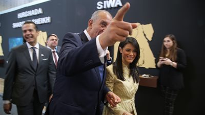 وزيرة السياحة تتفقد الجناح المصري ببورصة برلين (صور)
