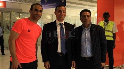 السفير المصري بالكونغو وسيد عبد الحفيظ يستقبلان بعثة الأهلي