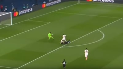 مانشستر يونايتد يتقدم على باريس سان جيرمان 1/2 في الشوط الأول (فيديو)