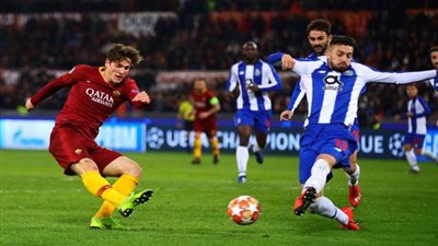روما يتعادل مع بورتو 1/1 في الشوط الأول بدوري الأبطال