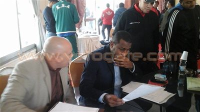 بالصور.. ربيع ياسين يجتمع بالأجهزة الفنية والإدارية بالإنتاج الحربي