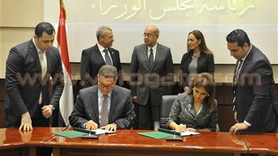 بالصور.. رئيس الوزراء يشهد توقيع اتفاقية مع البنك الأفريقي و«التعاون الدولي»