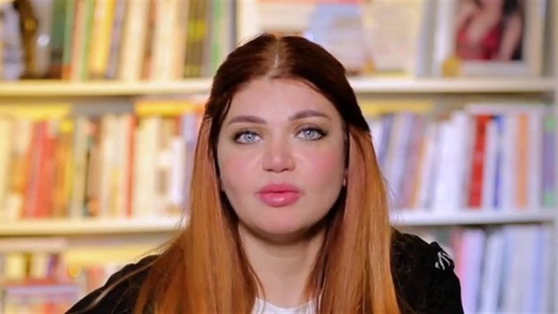  الإعلامية ياسمين