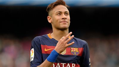 رغم غيابه.. نيمار مهدد بعقوبات نارية بسبب أحداث مباراة باريس ومانشستر